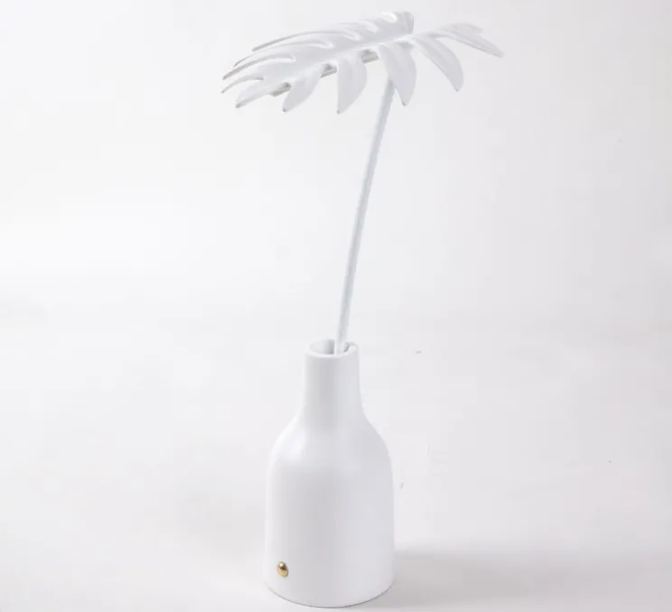 Lampe, Baladeuse, Leaf light Stellou, blanc, L34cm, H51cm - Seletti