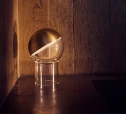 Lampe*Frandsen Lampe, Baladeuse, Pila, , LED, dim, 2700K, 30-75-150 lm, Ø13cm, H19,6cm - laiton