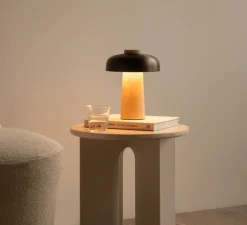 Lampe*Audo Copenhagen Lampe, Baladeuse, Reverse, , IP44, LED, dim, 2700K, 125 lm, Ø19,6cm, H24,5cm - bronze, travertin