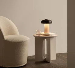 Lampe*Audo Copenhagen Lampe, Baladeuse, Reverse, , IP44, LED, dim, 2700K, 125 lm, Ø19,6cm, H24,5cm - bronze, travertin