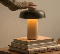 Lampe*Audo Copenhagen Lampe, Baladeuse, Reverse, , IP44, LED, dim, 2700K, 125 lm, Ø19,6cm, H24,5cm - bronze, travertin