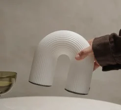 Enfants|Lampe*Ferm Living Lampe, Baladeuse, Vuelta, , IP44, LED, dim, 2200K, 40 lm, L16,5cm, H15,5cm - blanc, laiton