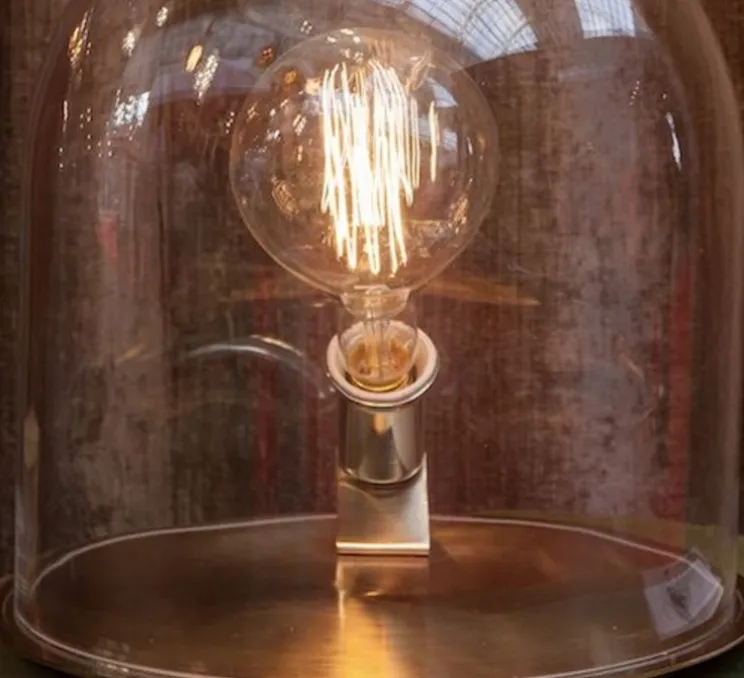 Lampe cloche, Glow in a dome, transparent, base argentée, H25,5cm - Ebb and Flow