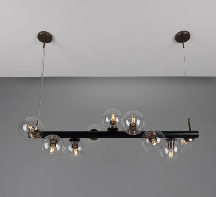 Lustre, Moriarty, noir mat, laiton antique, globe transparent, L127cm, H144,5cm - Mullan Lighting