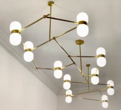 Suspension*Contain Lustre, Nuvol 10, , L270cm, H20cm - laiton brossé, verre brillant