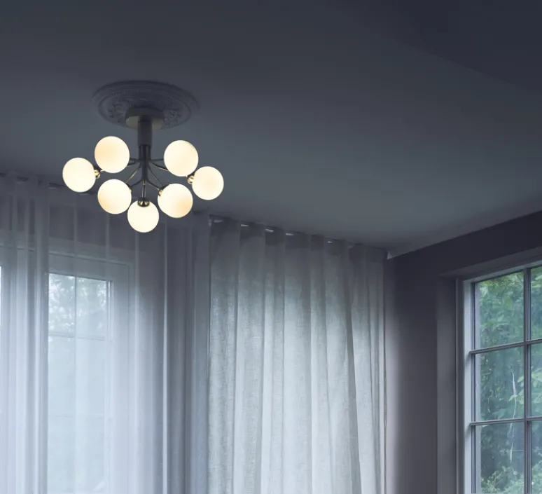 Plafonnier & Spot*Nuura Plafonnier, Apiales 9, , Ø59,5cm, H39,9cm - laiton brossé, verre opalin