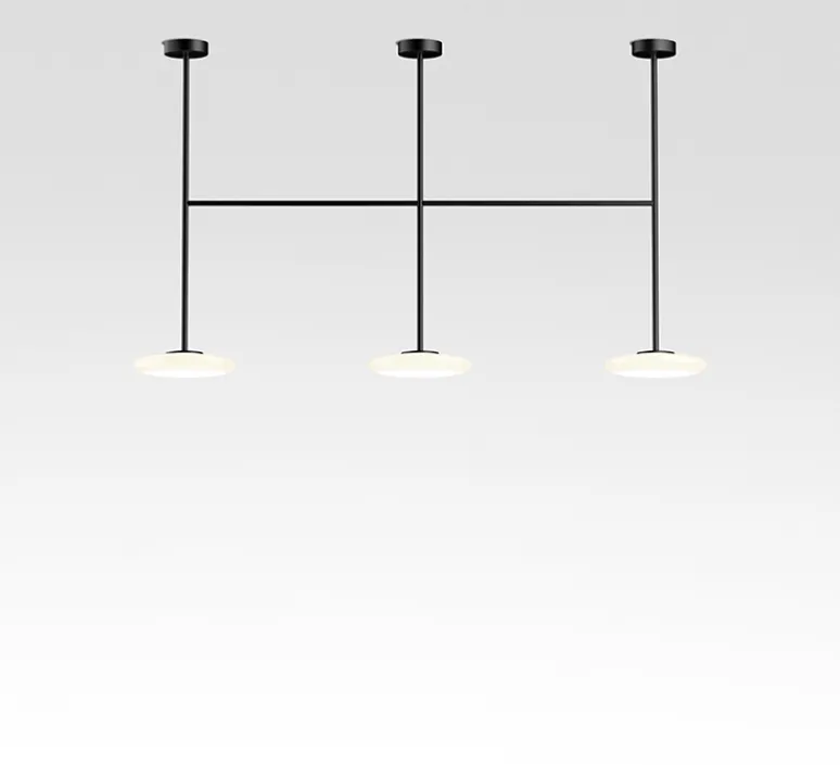 Plafonnier & Spot*Marset Plafonnier, Ihana, , LED, 2700K, 3x1019lm, L168cm, H100cm - opale et noir