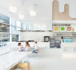 Plafonnier & Spot*Brokis Plafonnier, Memory 400, verre opalin mat, câble blanc, Ø40cm, H41,5cm - verre opalin mat, ficelle blanche