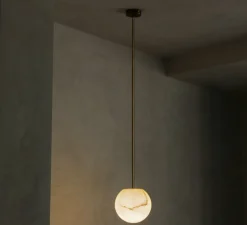 Plafonnier & Spot*Contain Plafonnier, Planette Ø18, albâtre, laiton vieilli, 2700K, Ø18cm, H100cm - albâtre et laiton