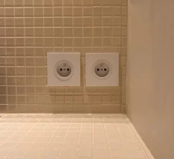 Prise*Fontini Prise, DOM, Simple, Blanc glossy, Prise-PC x1, L7,1cm, H7,1cm -