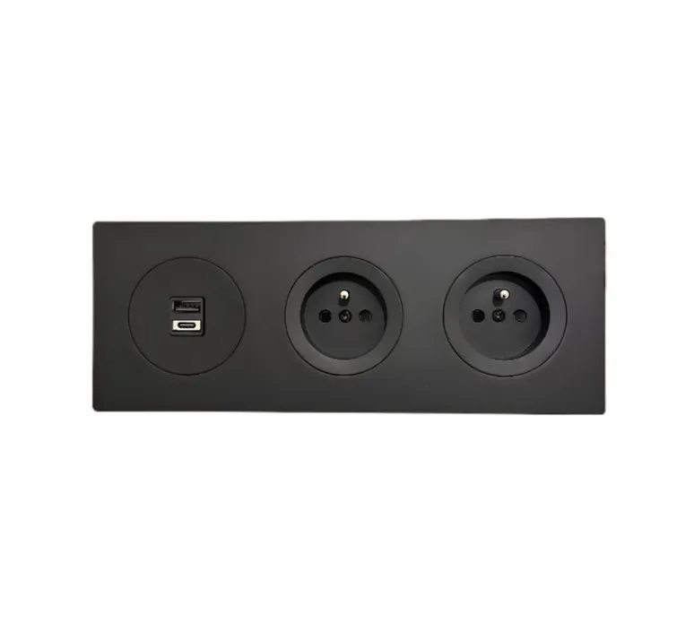 Prise*Fontini Prise, DOM, Triple horizontal, Noir mat, Prise-USB A x1, Prise-2P+T x2, L22,8cm, H8,6cm -