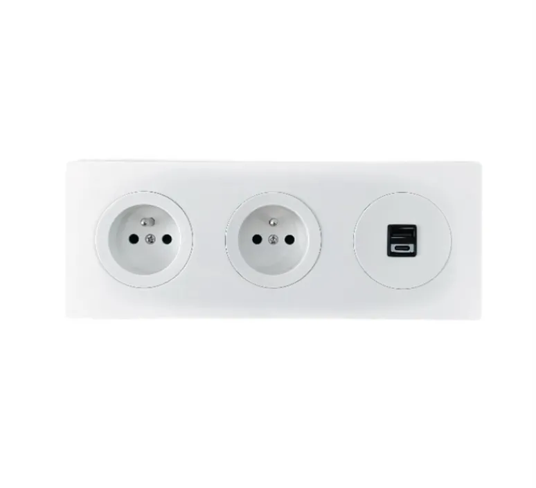 Prise*Fontini Prise, DOM, Triple horizontal, Blanc mat, Prise-2P+T x2, Prise-USB A/C x1, L22,8cm, H8,6cm -
