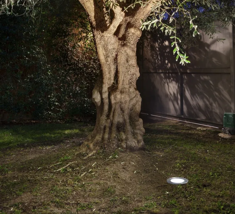 Plafonnier & Spot*Faro Spot extérieur de sol encastrable, Salt, asymétrique, LED, 3000K, Ø18cm, IP67, 45° - gris