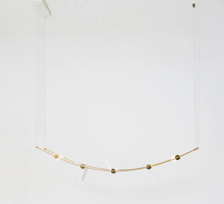 Suspension*OliveLab Suspension, Ali di Luce, 5, , LED, 2700K, 400 lm, L94cm, H160cm - blanc et laiton