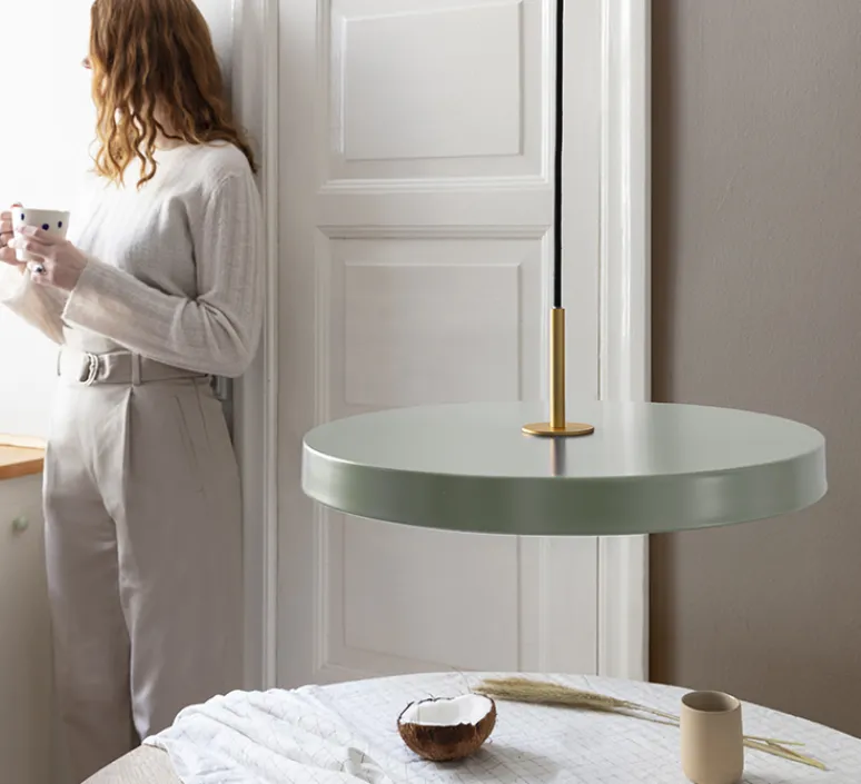 Suspension*Umage Suspension, Asteria Medium, et laiton, LED, 3000K, 1300lm, Ø43cm, H14cm - Olive