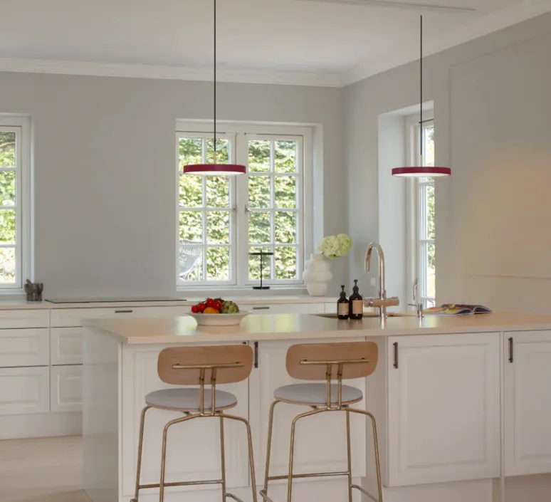 Suspension*Umage Suspension, Asteria Mini Plus, , LED, 2400-2700-3000K, 1200lm, Ø31cm, H10.5cm - rouge rubis et laiton