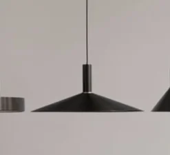 Suspension, Collect Lighting, high, abat-jour Angle, noir, Ø58cm, H10,5cm - Ferm Living