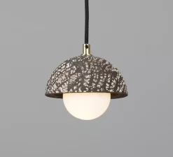 Suspension, Ferox, argile noire, laiton poli, Ø14cm, H15cm - Mullan Lighting