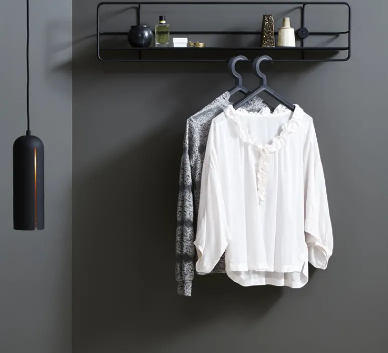 Suspension*Woud Suspension, Gap, tall, noir, intérieur laiton, LED, Ø10cm, H30cm - noir, laiton