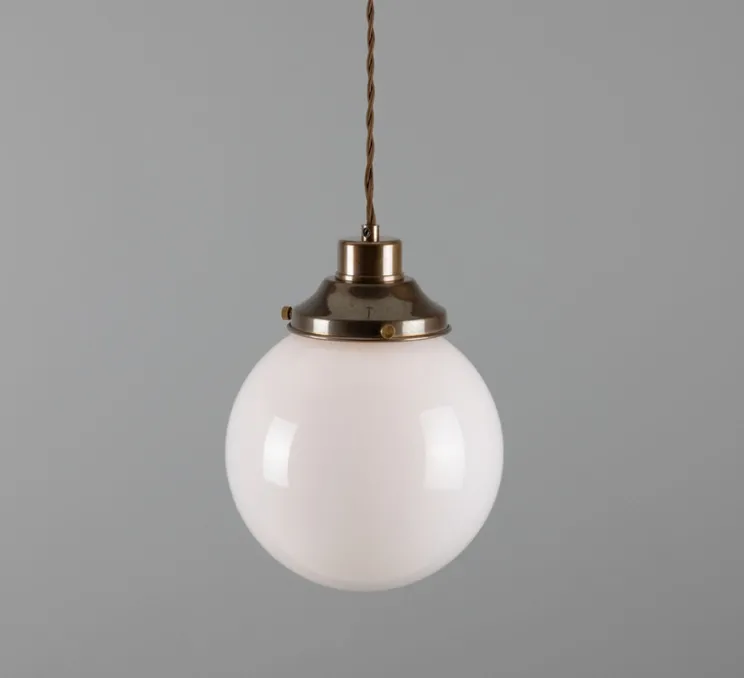 Suspension, Gentry, laiton antique, opalin, Ø20cm, H23cm - Mullan Lighting