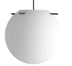 Suspension*Frandsen Suspension, Koi, , Ø32cm, H30cm - blanc opalin, tiges noires