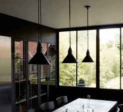 Suspension, Les Acrobates de Gras N°322, noir/intérieur cuivre, Ø26cm, H21,6cm - DCW éditions Paris