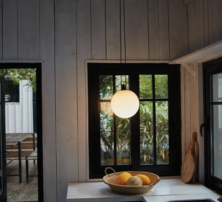 Suspension, Les Acrobates de Gras N°322, opalin, Ø25cm, H25cm - DCW éditions Paris