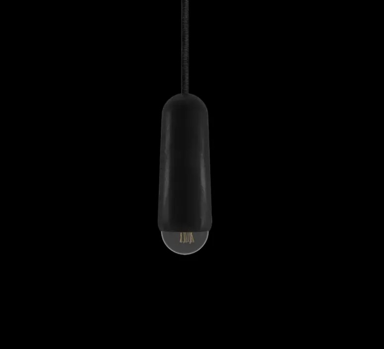 Suspension*Hartô Suspension, Luce Small Long, teinté noir, 2800K, 400lm, H19cm, Ø6cm - chêne massif