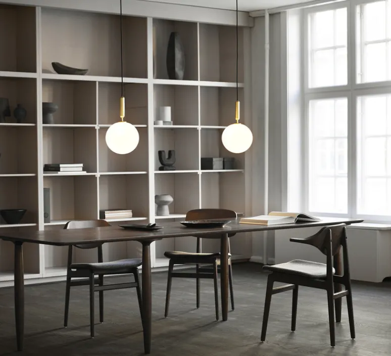 Suspension*Nuura Suspension, Miira 1 large, laiton, globe opalin, Ø20cm, H35,3cm - laiton, blanc opalin