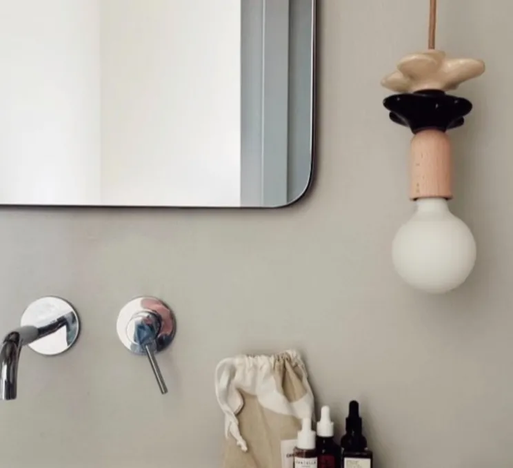 Suspension, Mona II, beige, avec 1 fleur beige et 1 fleur brune, Ø10cm, H22cm - Carré Coco