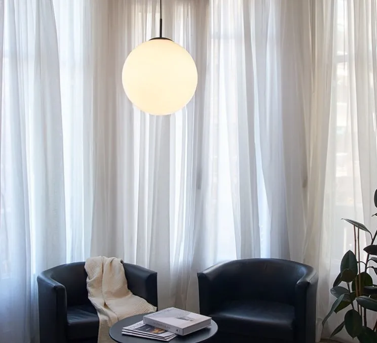 Suspension, Moon C, noir mat et verre opalin, Ø30cm, H30cm - Luxcambra