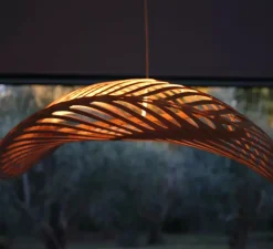 Suspension, Navicula Small, naturel, LED, dim, 2700K, L144cm, H20cm - David Trubridge