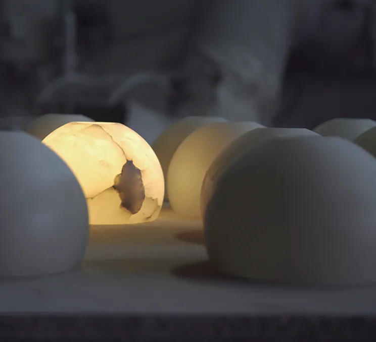 Suspension, Neil 21, albâtre, câble noir et rosace nickel mat, LED, 2700K, 654lm, Ø21cm, H14cm - Carpyen