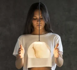 Suspension, Neil 15, albâtre, câble noir et rosace nickel mat, LED, 2700K, 654lm, Ø15cm, H10cm - Carpyen