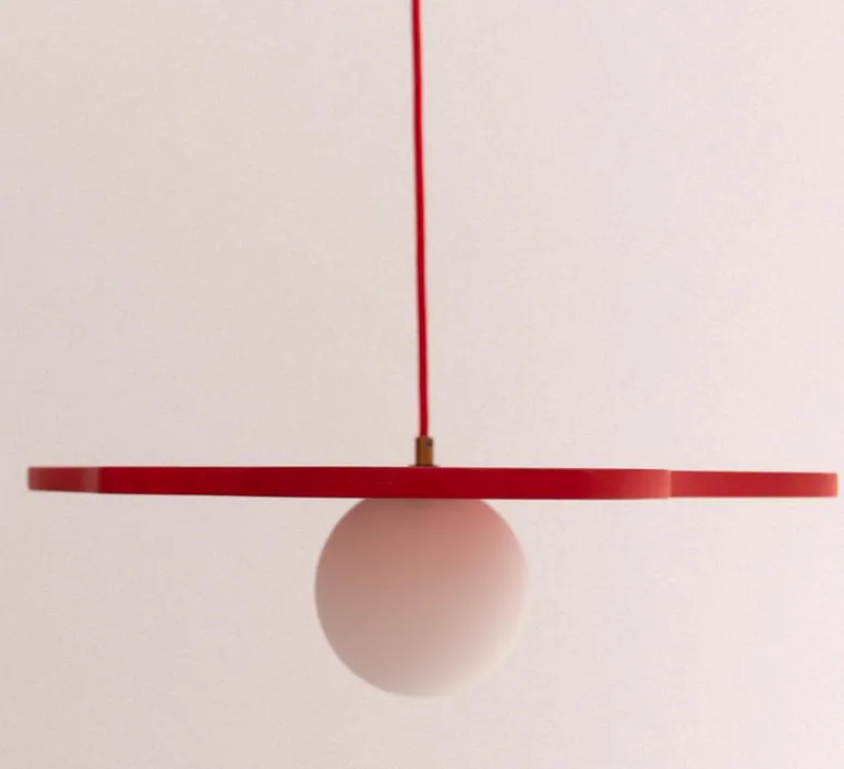 Suspension*Little Anana Suspension, Nenuphar moyen, peinture laquée , Ø50cm, H1,5cm - rouge
