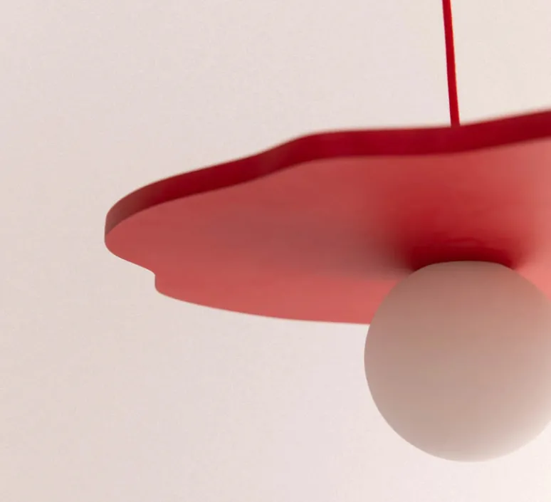 Suspension*Little Anana Suspension, Nenuphar moyen, peinture laquée , Ø50cm, H1,5cm - rouge