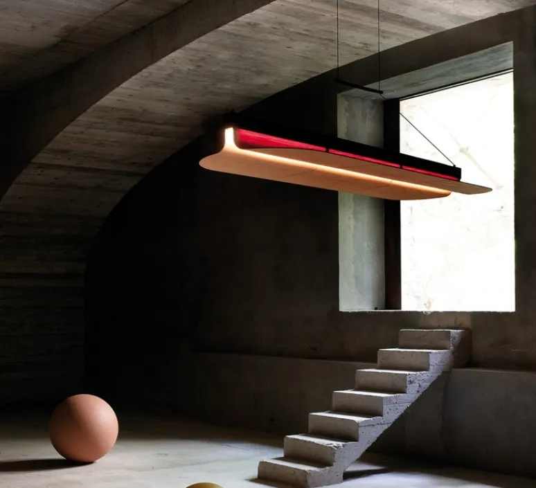 Suspension*LZF Suspension, Omma 1 long leaf, , LED, dim, 3000K, 2590 lm, L123cm, H11cm - marron cerise naturel, structure noire