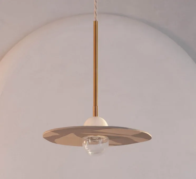 Suspension, Organic Ceramic 22/24, céramique gris et crème, laiton vieilli brossé, verre transparent, câble en lin de 1m, Ø22/24cm, H30cm - Contain