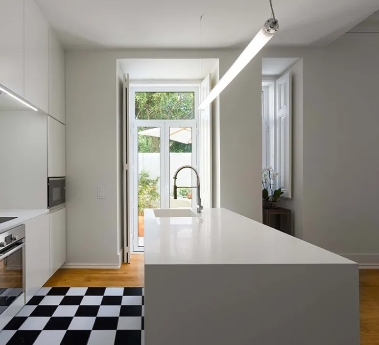 Suspension*O/M Light Suspension ou plafonnier, Tubo 70, , IP67, LED, 2700K, 990 lm, Ø7cm, L63cm - transparent