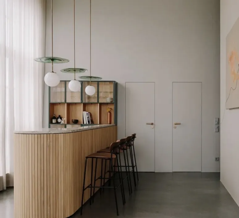 Suspension*Contain Suspension, Plat, vert, laiton vieilli brossé, verre vert transparent, globe brillant, Ø42cm, H65,5cm - vert, laiton brossé