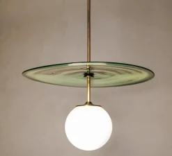 Suspension*Contain Suspension, Plat, vert, laiton vieilli brossé, verre vert transparent, globe brillant, Ø42cm, H65,5cm - vert, laiton brossé