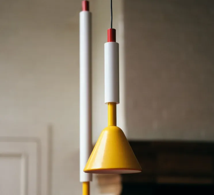 Suspension, Pyl, petite, blanc, jaune, rouge, LED, dim, 2700K, 970 lm, Ø21,6cm, H54cm - Petite Friture