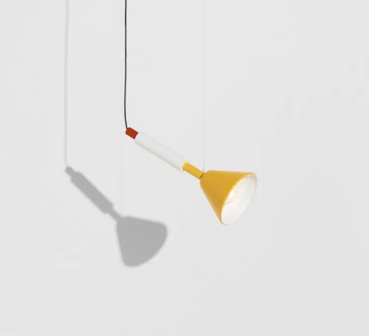 Suspension, Pyl, petite, blanc, jaune, rouge, LED, dim, 2700K, 970 lm, Ø21,6cm, H54cm - Petite Friture