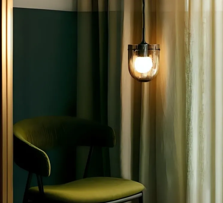 Suspension, Seine, verre fumé, Ø16cm, H26,2cm - Gubi