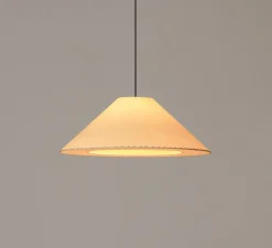 Suspension, Sisisi conicas Planas MT5, beige, câble noir, Ø64cm, H23cm - Santa & Cole