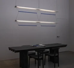 Suspension*A-N-D Suspension, Tier Grid 150, , LED, dim, 2700K, L300cm, H70cm - argent anodisé, bleu saphir