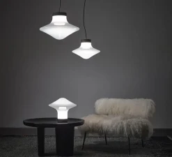 Suspension*Brokis Suspension, Trottola L, , LED, dim, 2700K, 1260 lm, Ø47,5cm, H31cm - verre blanc, structure noire