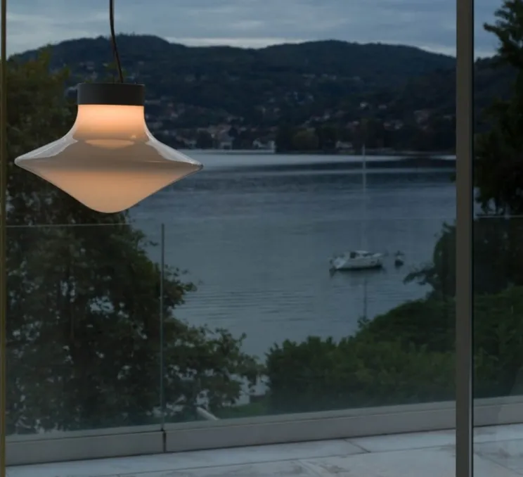 Suspension, Trottola S, verre blanc, structure noire, LED, dim, 2700K, 1260 lm, Ø34,6cm, H23,5cm - Brokis