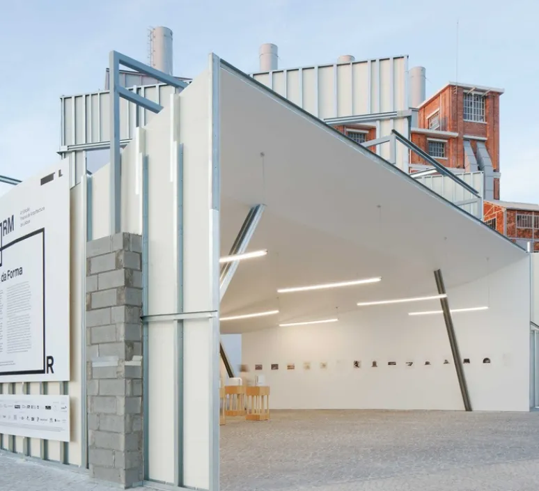 Suspension*O/M Light Suspension, Tubo 50 On/Off, Low Output , , LED, 2700K, 5600lm, L231,2cm, H5cm - givré