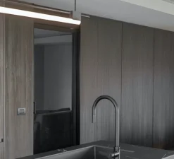 Suspension*Contain Suspension, Tubus, laiton noirci, PLA fibre carbone, LED, 2700K, 1000lm, L100cm, H120cm - laiton noirci, charbon